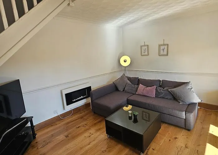 Sunny Bournemouth Home With Bbq & Outdoor Seating