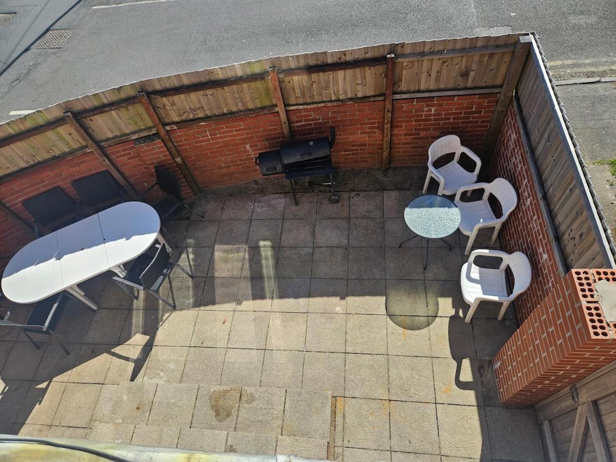 Sunny With Bbq & Outdoor Seating * Bournemouth